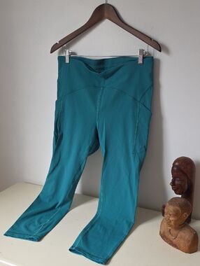 lululemon teal-green Capri Leggings